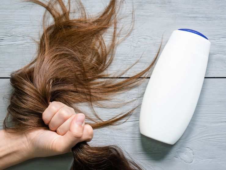 quante volte lavare i capelli