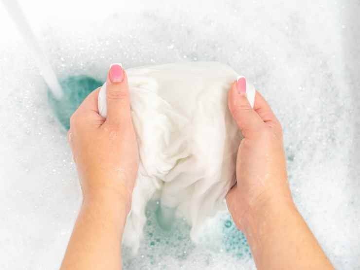 macchie candeggina vestiti