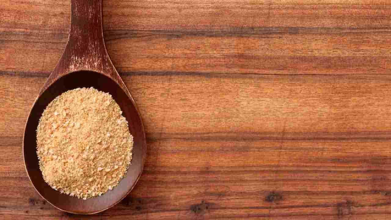 pane grattugiato consumare 