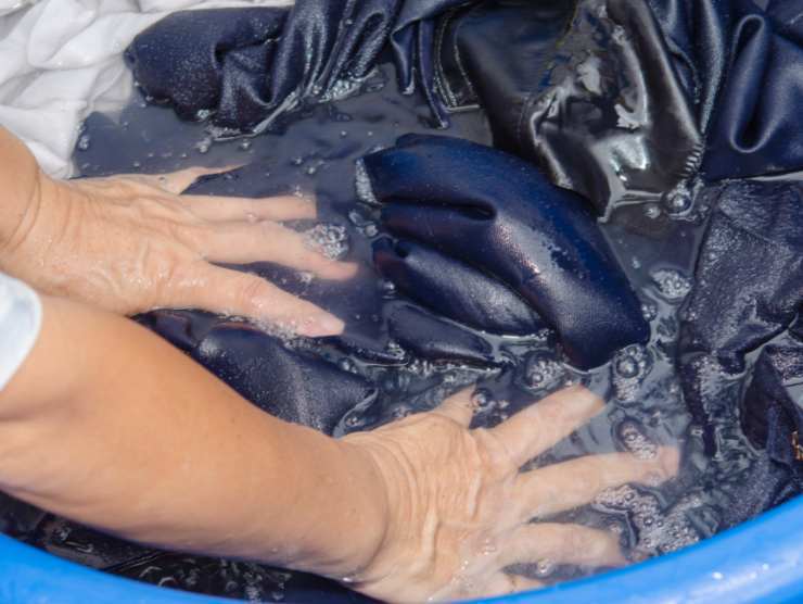 togliere macchie tende