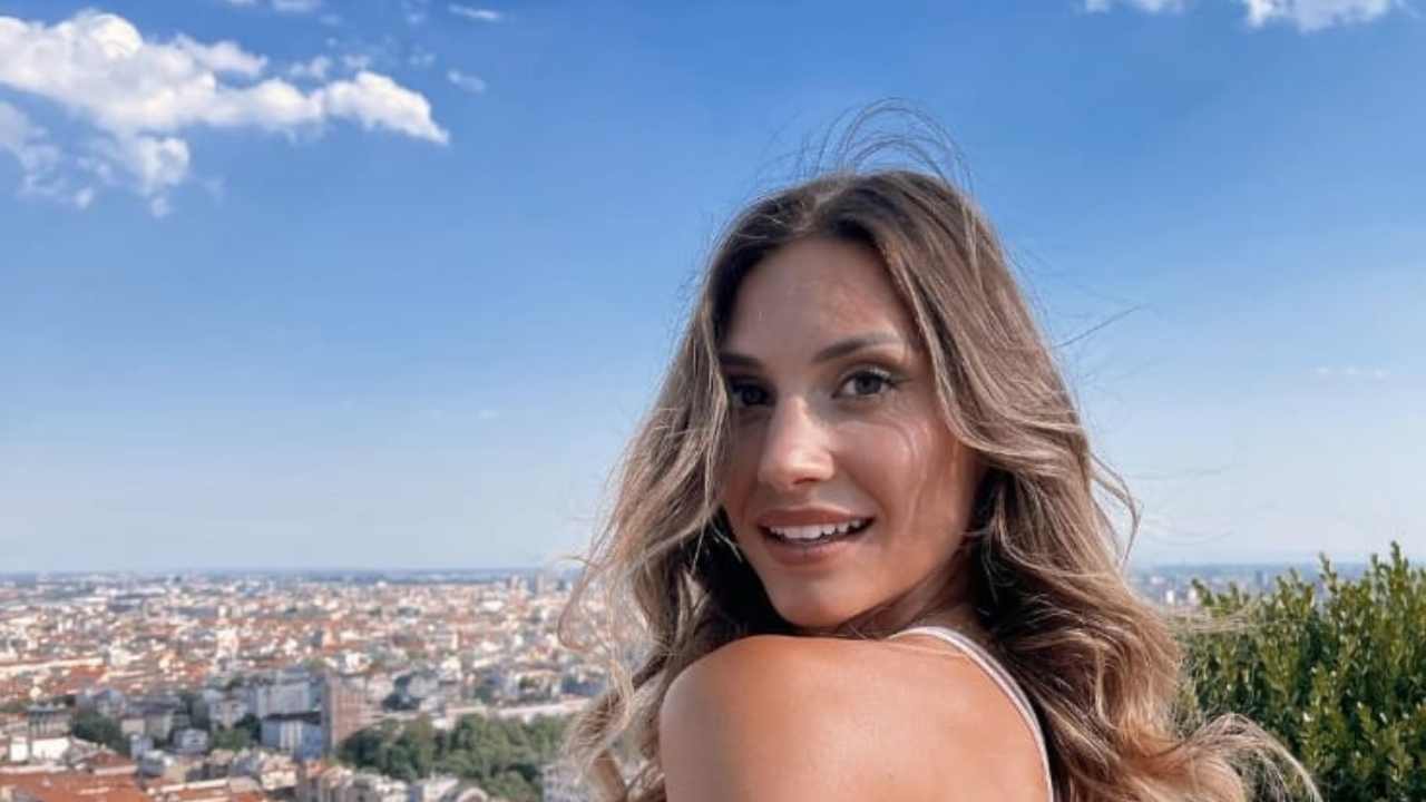 beatrice valli unghie 