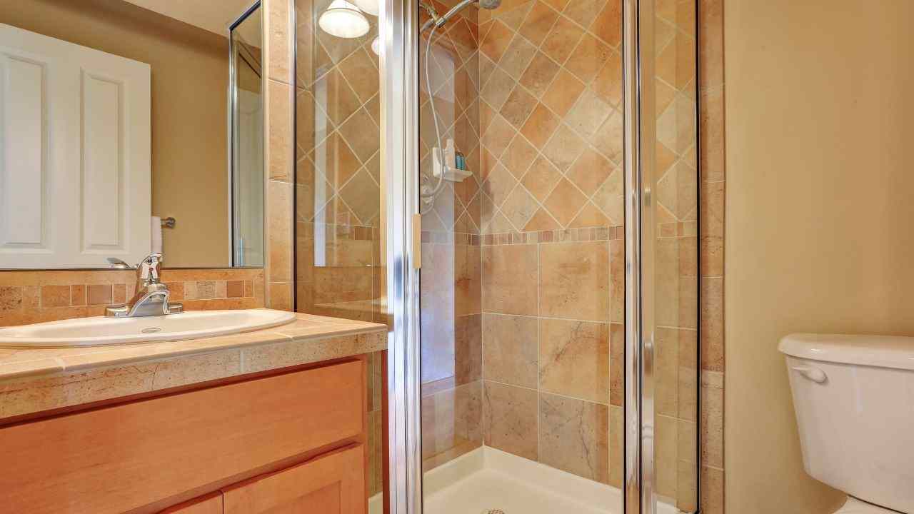 calcare sui vetri della doccia