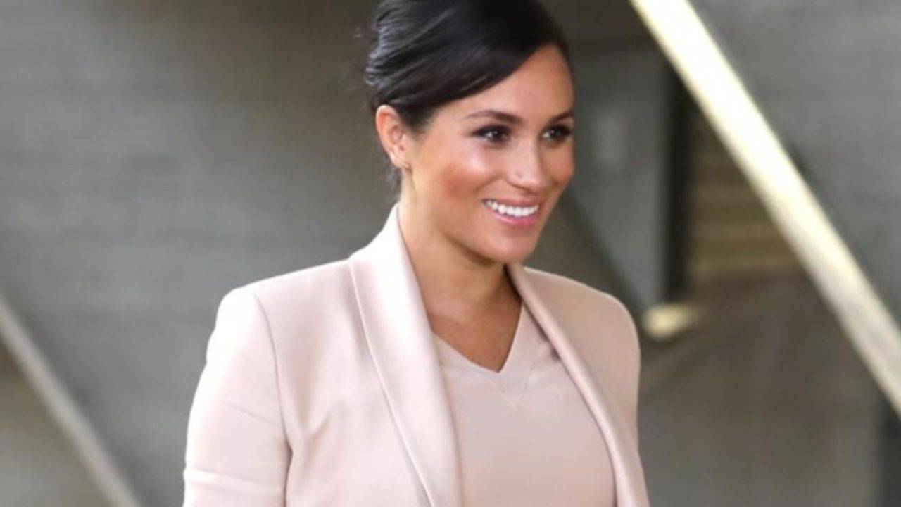meghan markle abiti beige