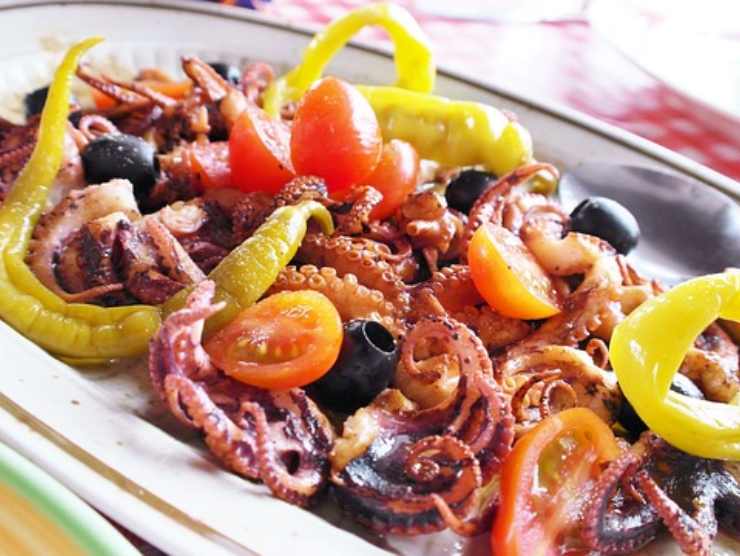 puzza pesce cucinare