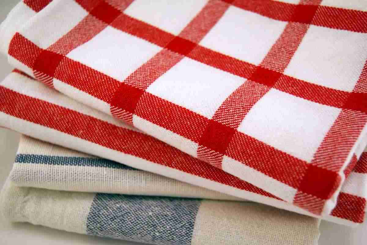 macchie strofinacci rimedio