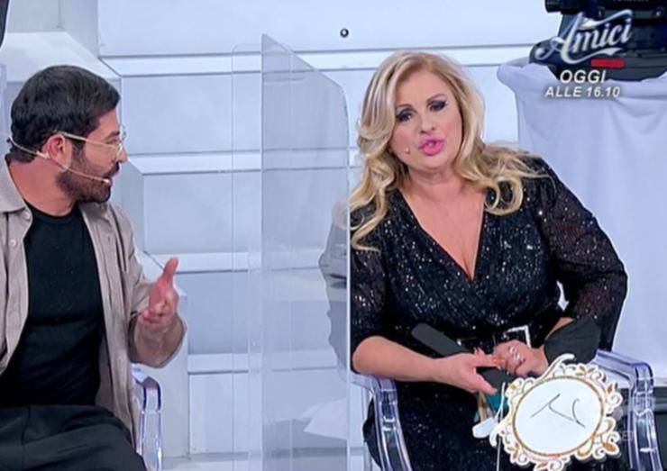 uomini e donne sfilata