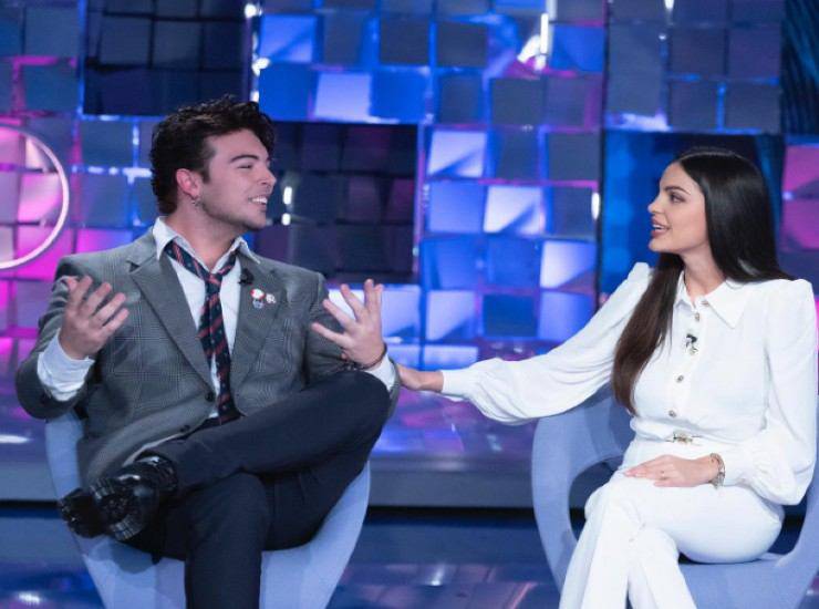 La compagna del cantante svela come ha fatto