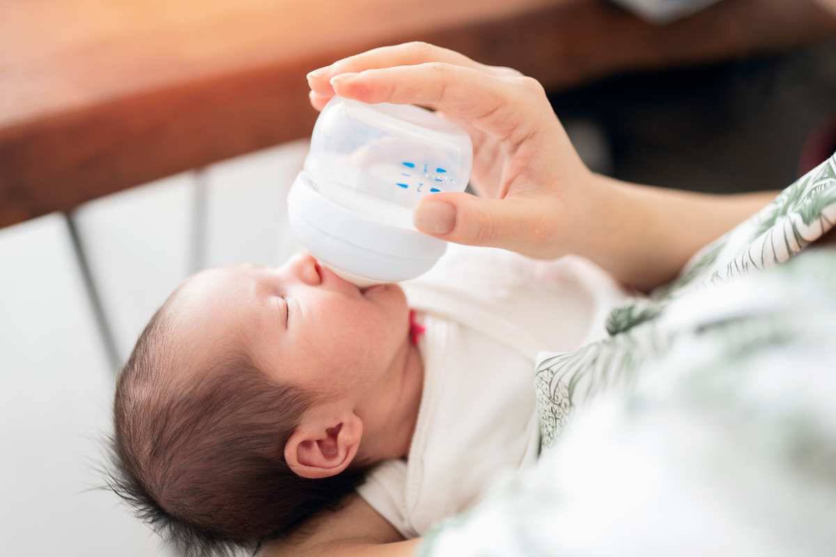neonato rischia morte per latte di mandorle