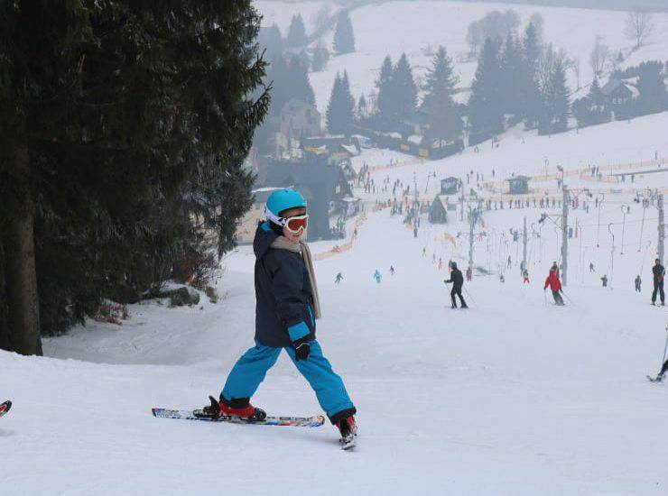 Bambini sulla neve, correggerli è importante