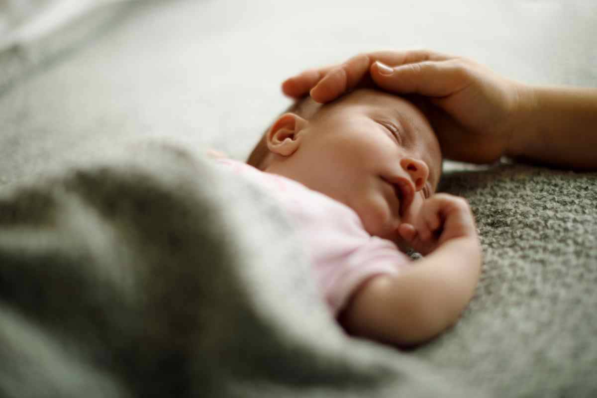 Neonati e sonno, le indicazioni