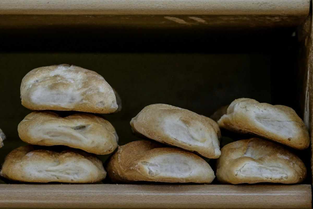 Pane capovolto a tavola mai metterlo perché