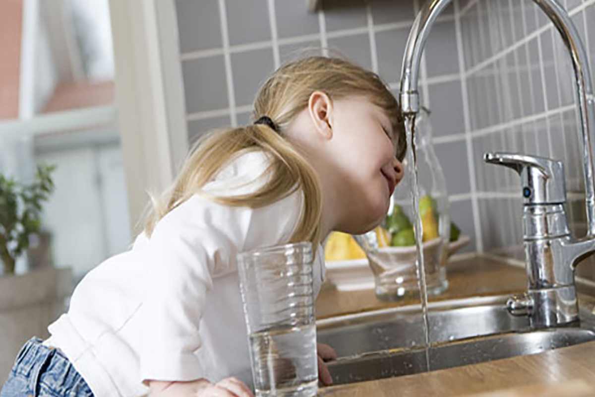 Acqua del rubinetto: il test che ti aiuta a capire cosa stai bevendo