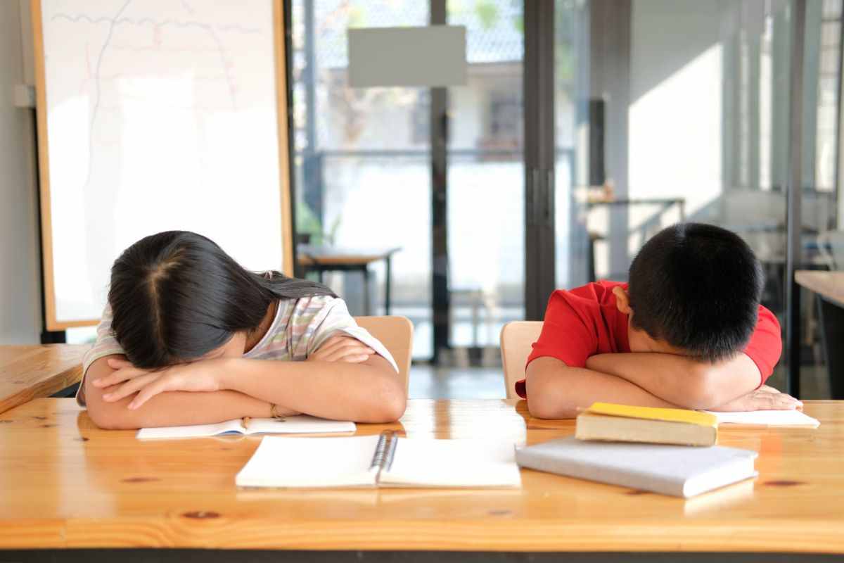 bambini stanchi scuola