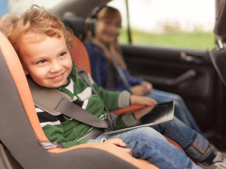 sicurezza bambini auto