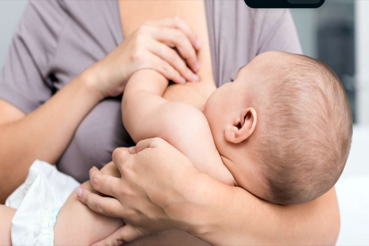 Neonato: la stitichezza e la frequenza dello sporcare il pannolino