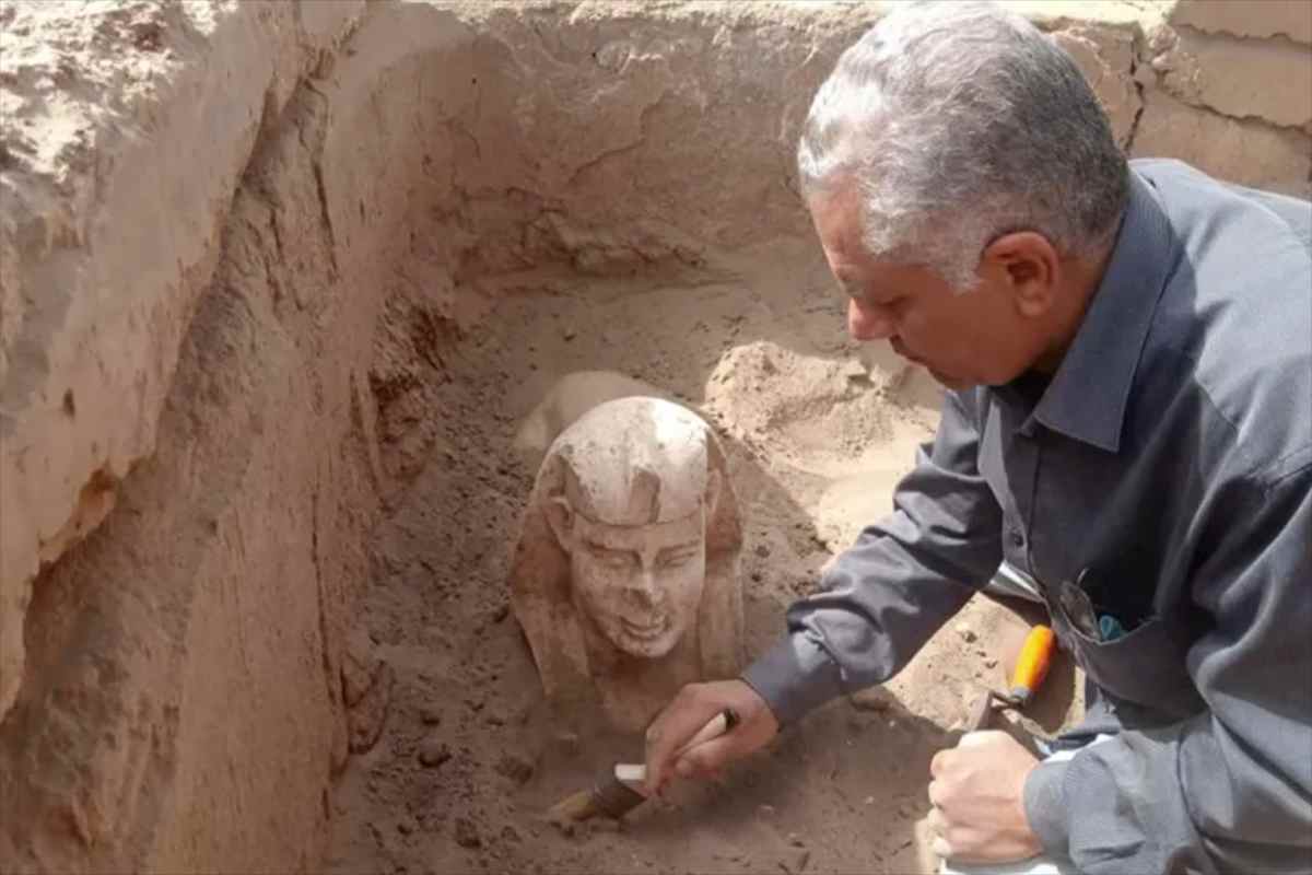 Egitto: trovata sfinge che sorride