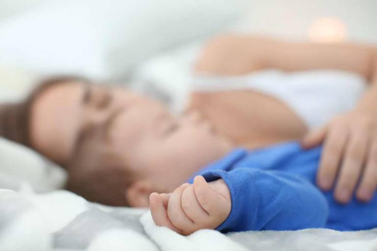 Morte del neonato: ecco una delle cause principali, lo fanno i genitori