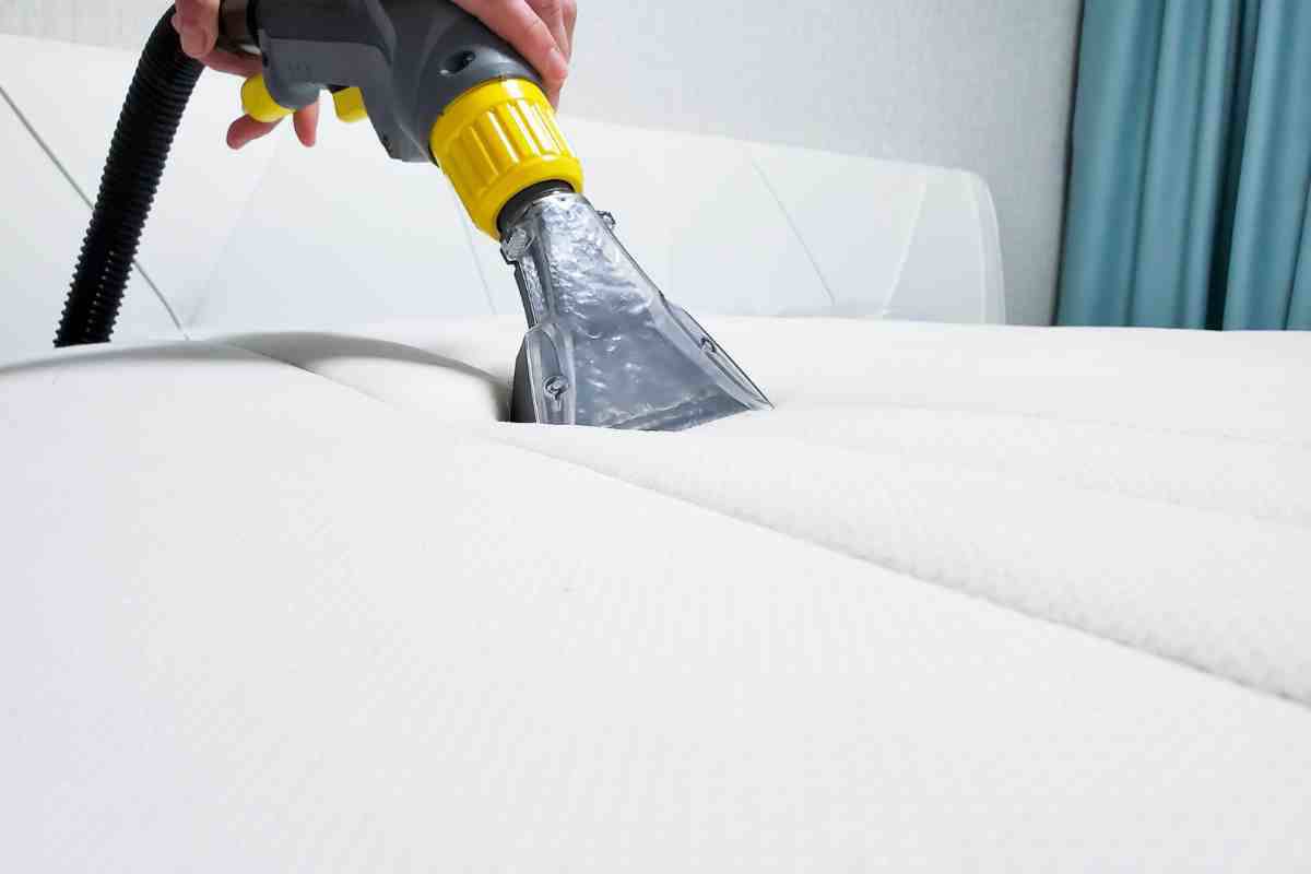 Come eliminare acari della polvere dal materasso