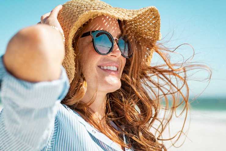 cappello in spiaggia cosa scegliere
