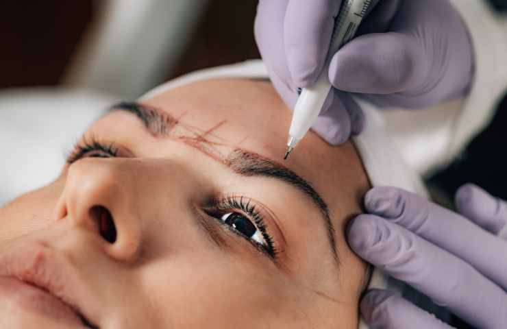 il microblading alle sopracciglia: non farlo prima di conoscere tutti i fattori