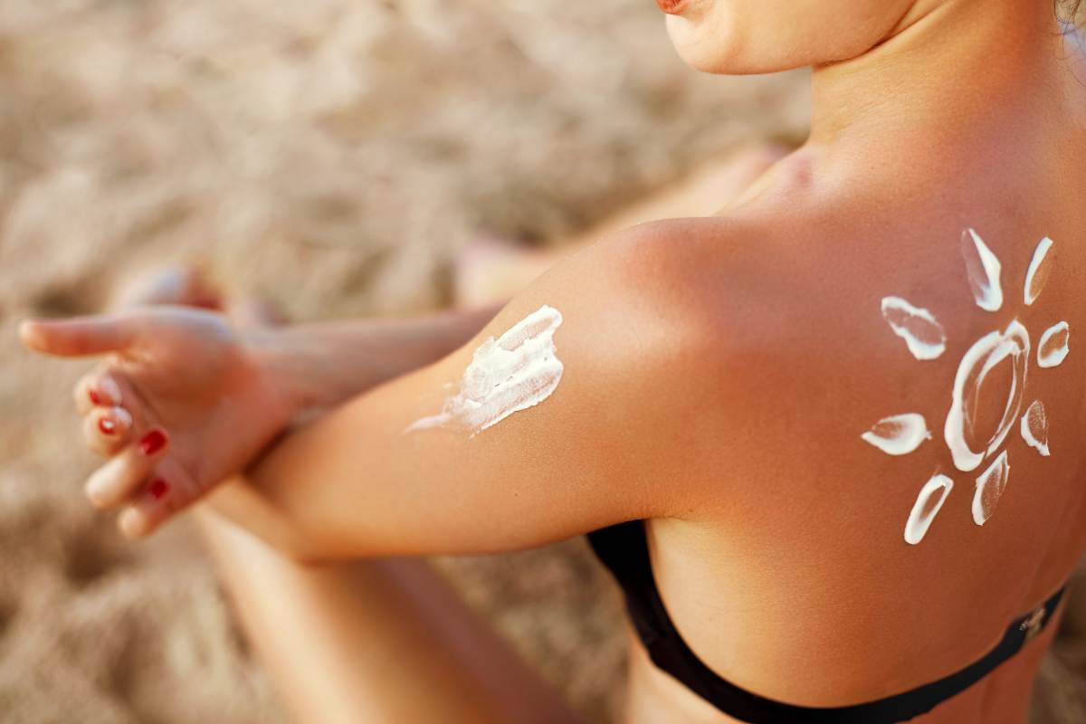 usare la crema solare a protezione alta fa male?