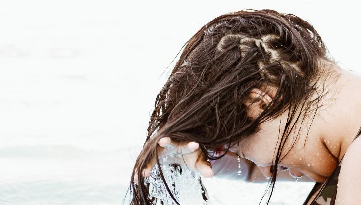 I prodotti liscianti per capelli aumentano il rischio di cancro all'utero