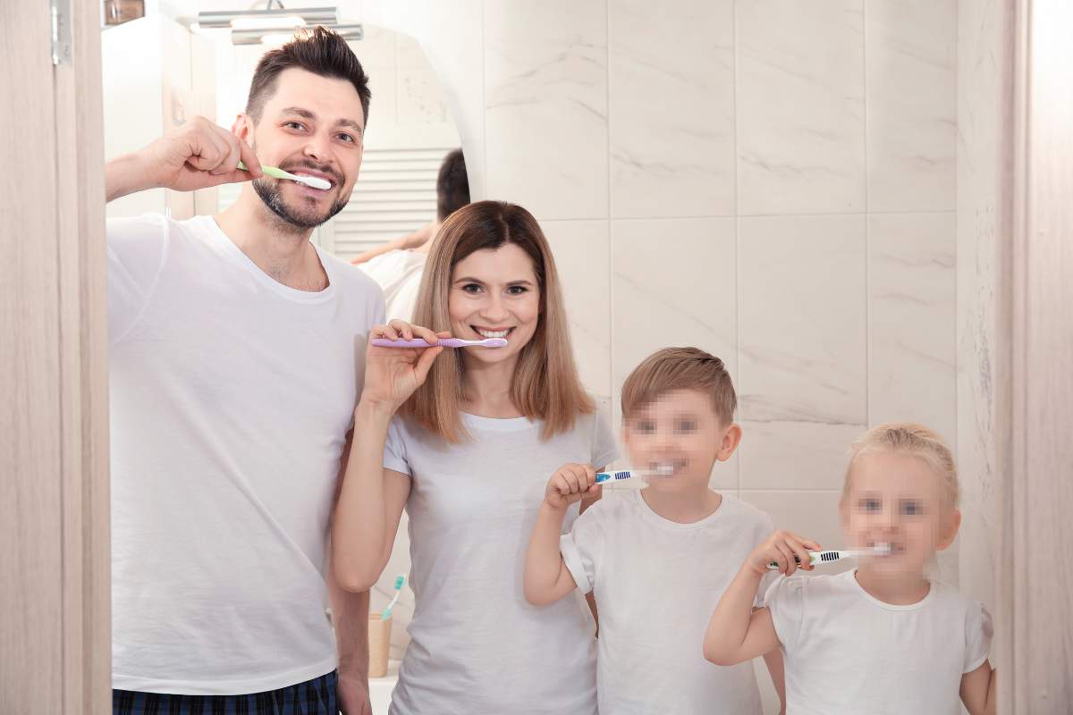 Come deve essere lo spazzolino da denti dei bambini