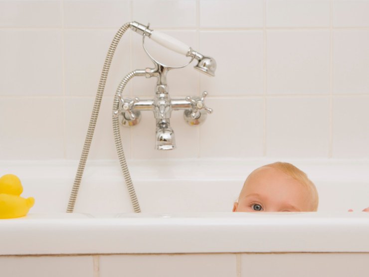 tappo vasca pericolo bambino